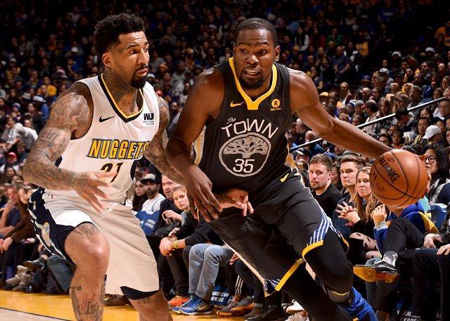 运动家从费 运动家从费